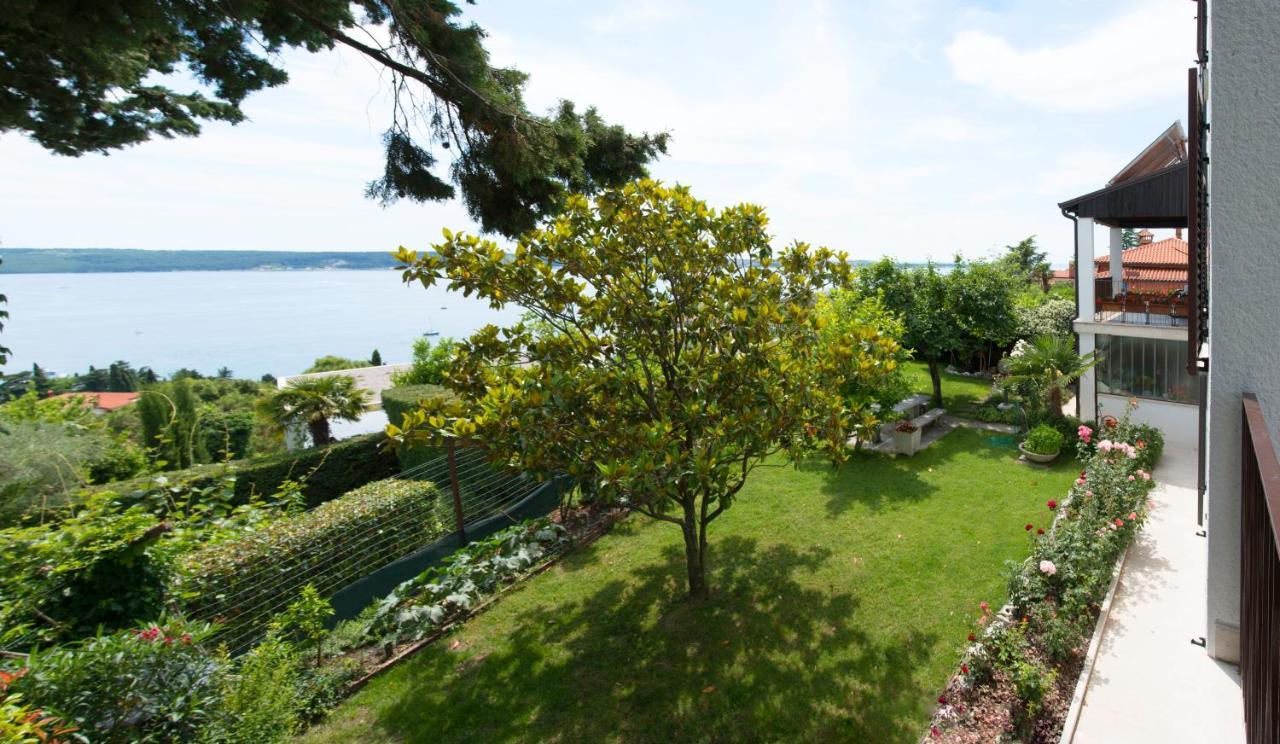 Beautiful Apartment With Picturesque View And Free Parking ポルトローシュ エクステリア 写真