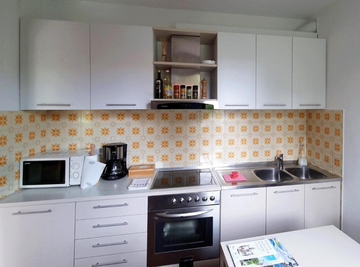 Beautiful Apartment With Picturesque View And Free Parking ポルトローシュ エクステリア 写真